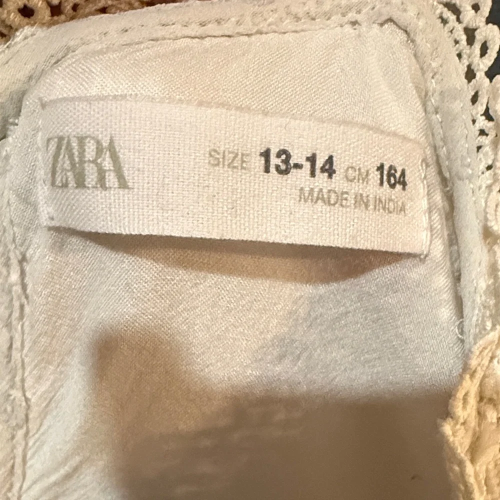 Zara Elegant Off White Gray-ish Lace Kids Dress - Picture 2 of 6